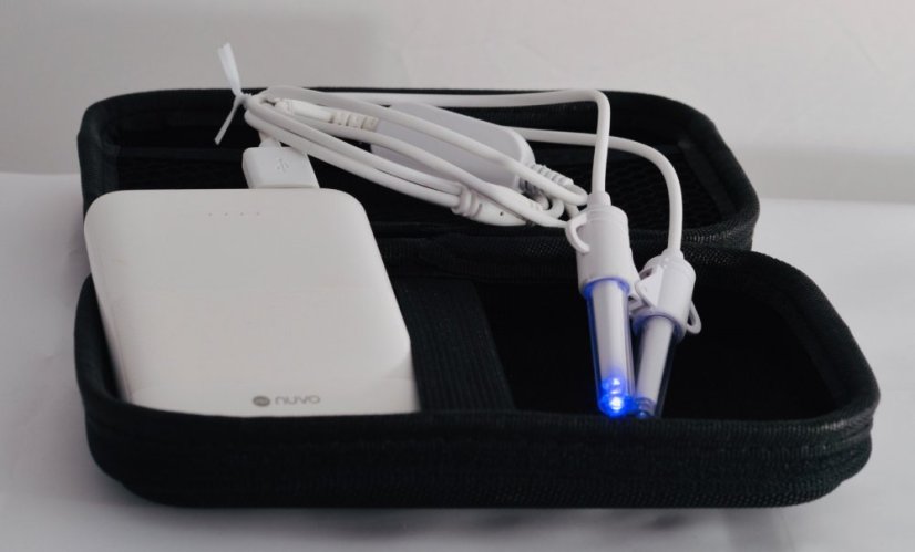 LED zařízení s modrým a UVA světlem
