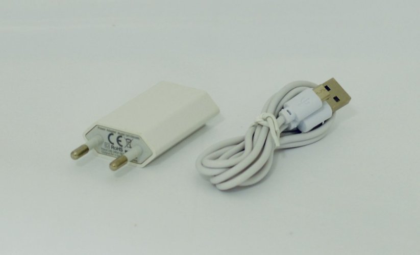 Charger with cable (Kingray Light accessory)
